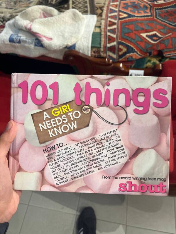 101 things a girl needs to know - Books*
