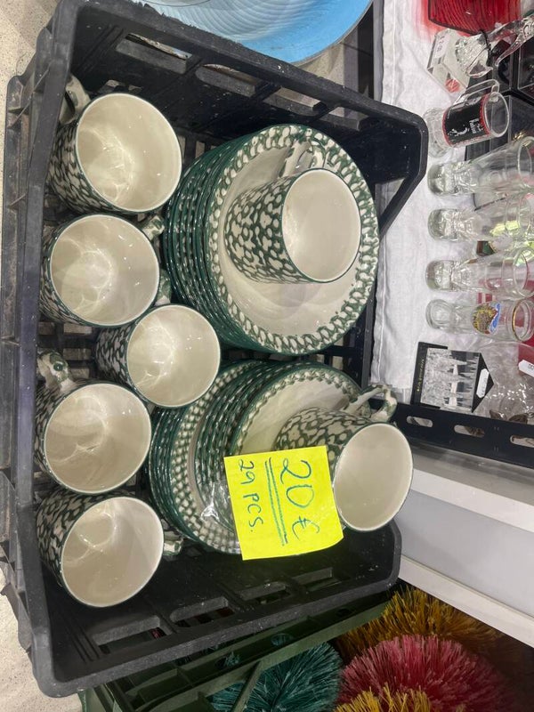 Ceramic plates and cups set -Supplies ***