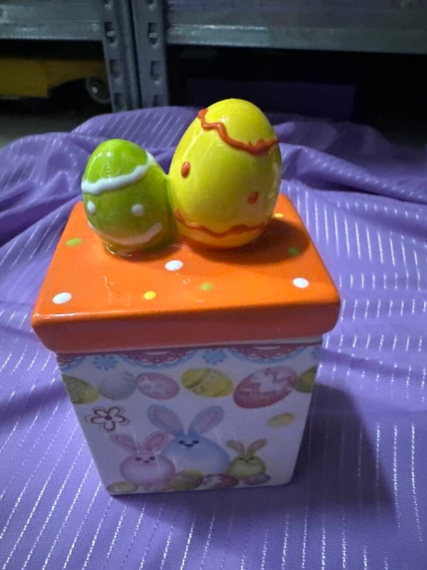 Ceramic Easter Bunny Candy Dish- Decor ***