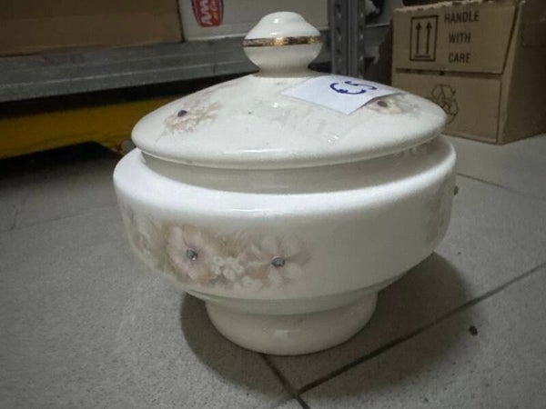 white porcelain lidded bowl - Decor ***
