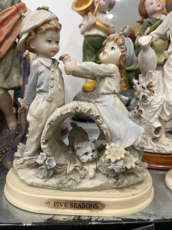 Figurines-Decor***