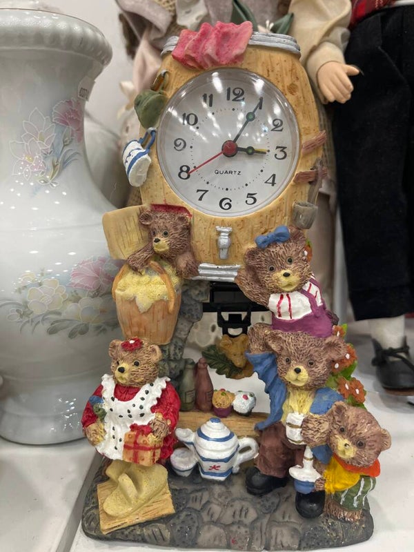 Vintage Bear Themed Clock - Decor
