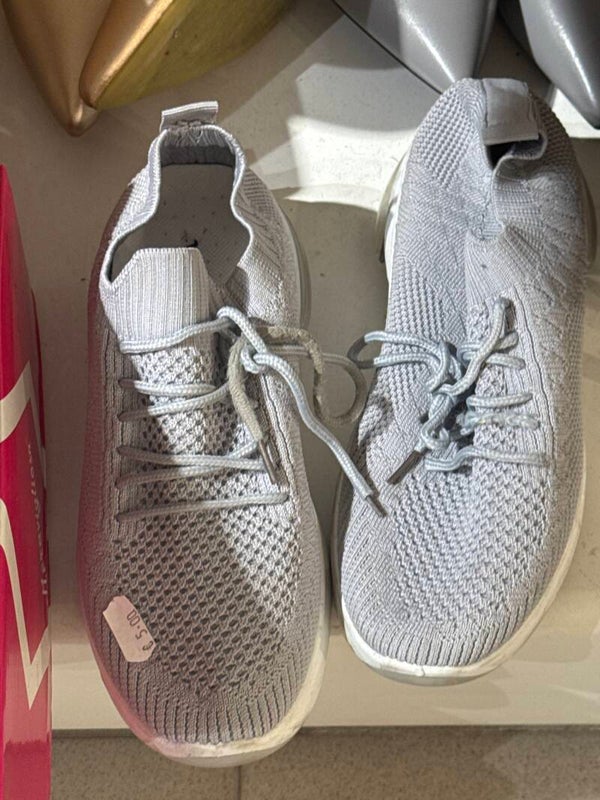 White mens shoes - size:  89*