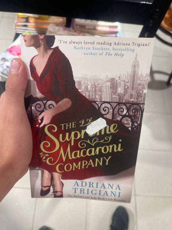 The supreme Macaroni Company - Books*