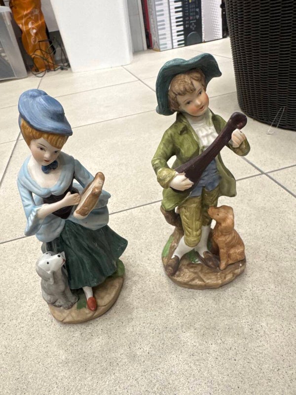 Vintage ceramic figurines- Figurines ***