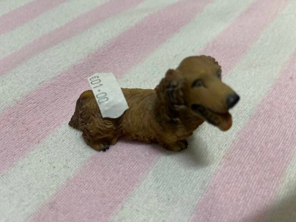 Small brown spaniel dig figurine- Figurines ***