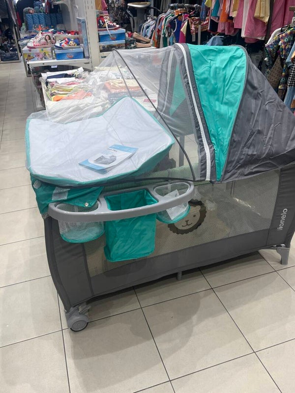 Travel bed - babies*