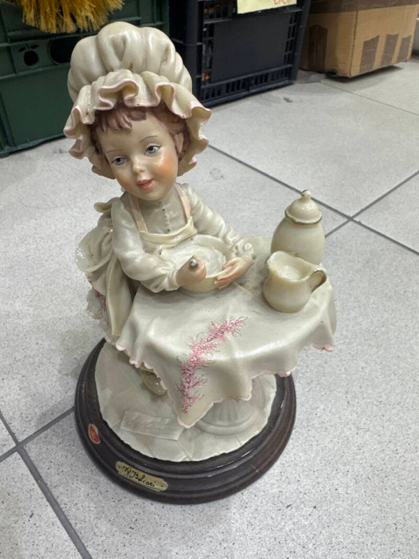Figurines-Decor***