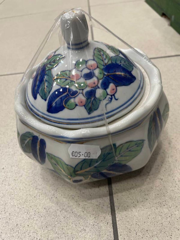 Porcelain Sugar Bowl-Decor*