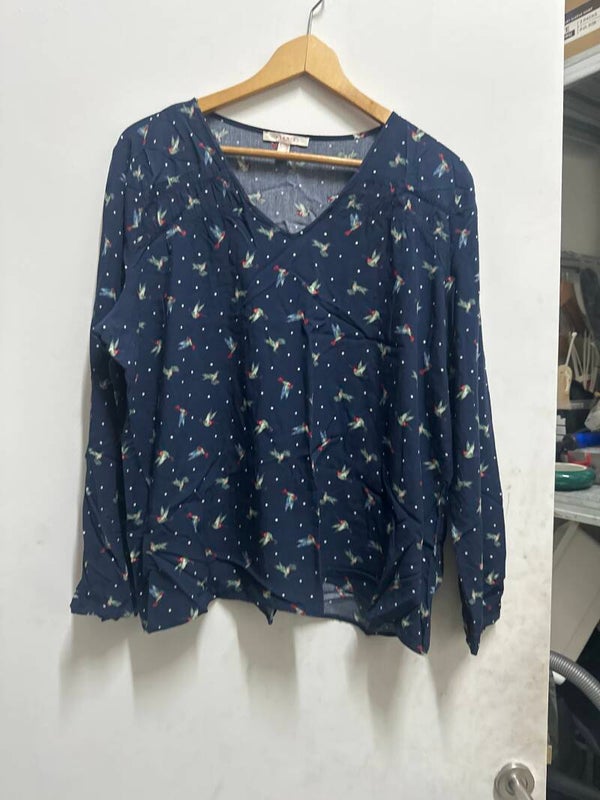 Esprit blouse size 18- Women Clothes ***