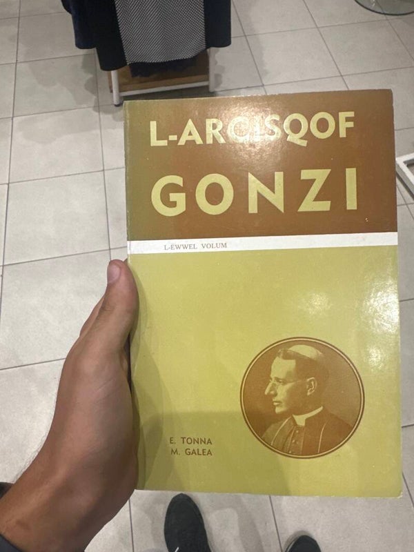 L-arcisqof Gonzi - books*