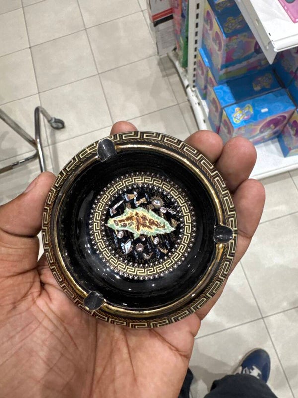 Ash Tray - Supplies ****