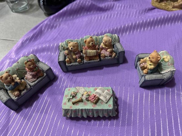 Teddies figurines***