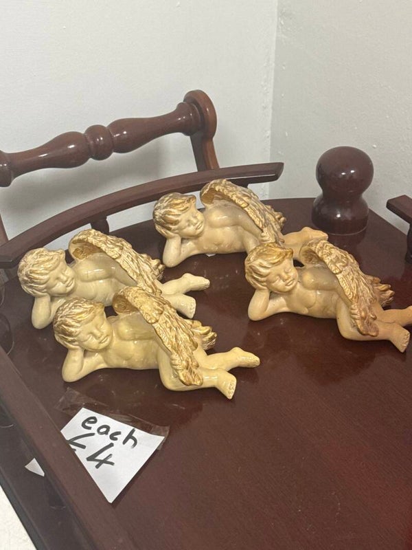 Miniature Angel Statues - Decor (€4 each)