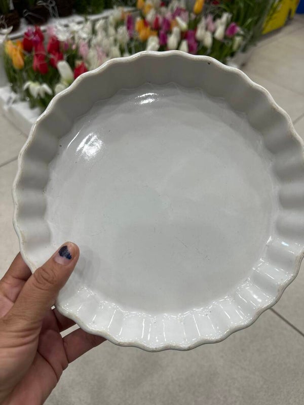 Stoneware pie dish- Supplies ***
