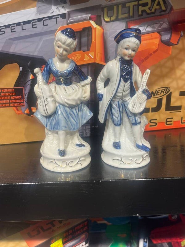 Porcelain Violin player couple figurines (€4 each) - Figurines*