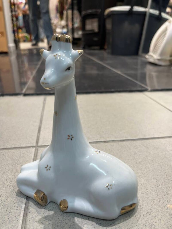 Porcelain giraffe Figurine-Decor ***