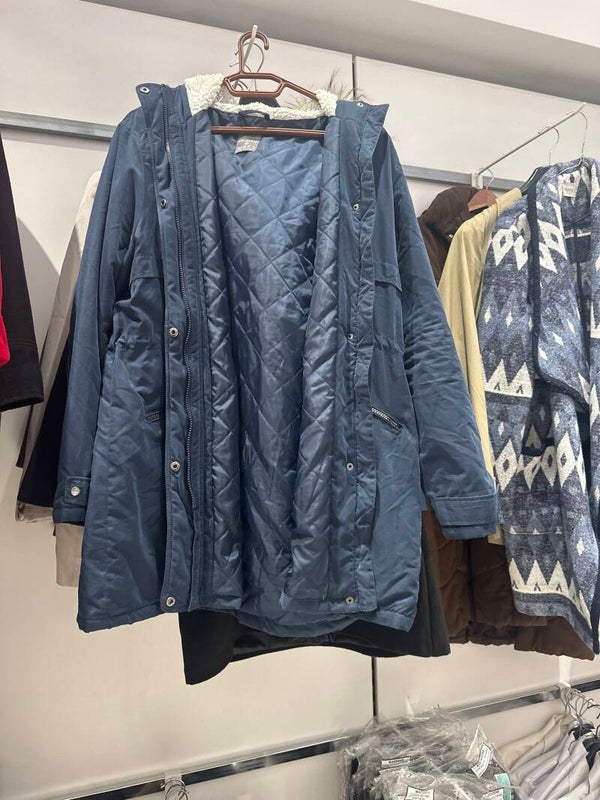 Women Jacket -Size Medium ***