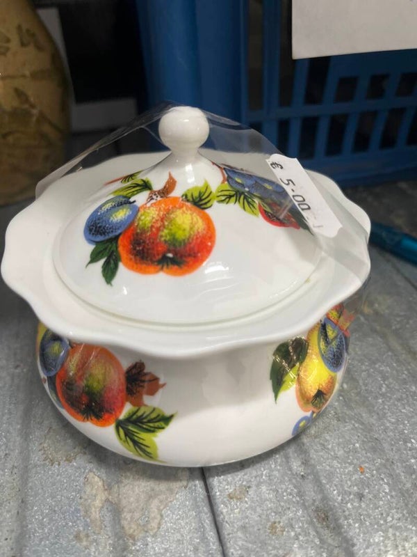 Porcelain Bowl With Lid - Supplies