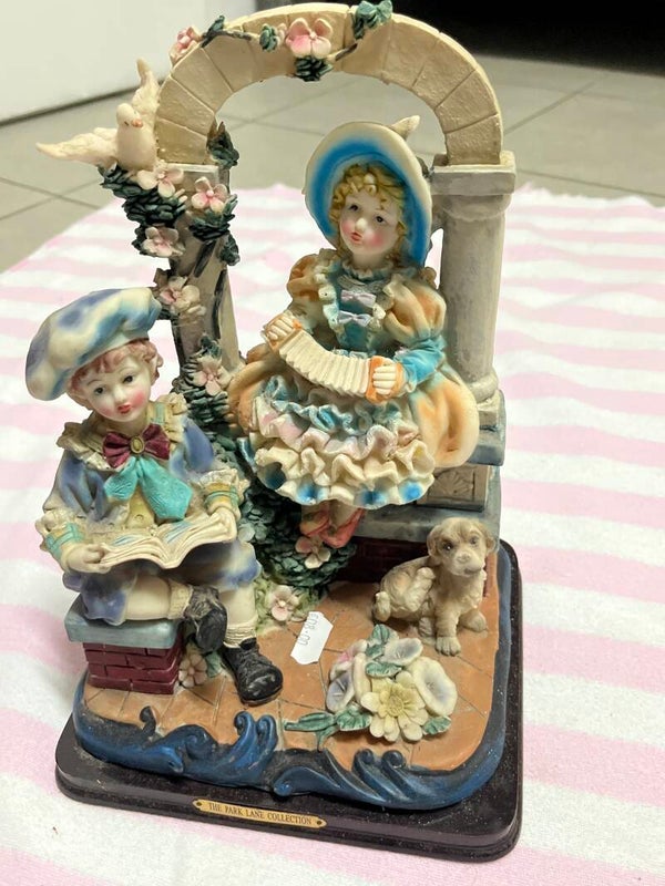 The park lane collection- Figurines ***