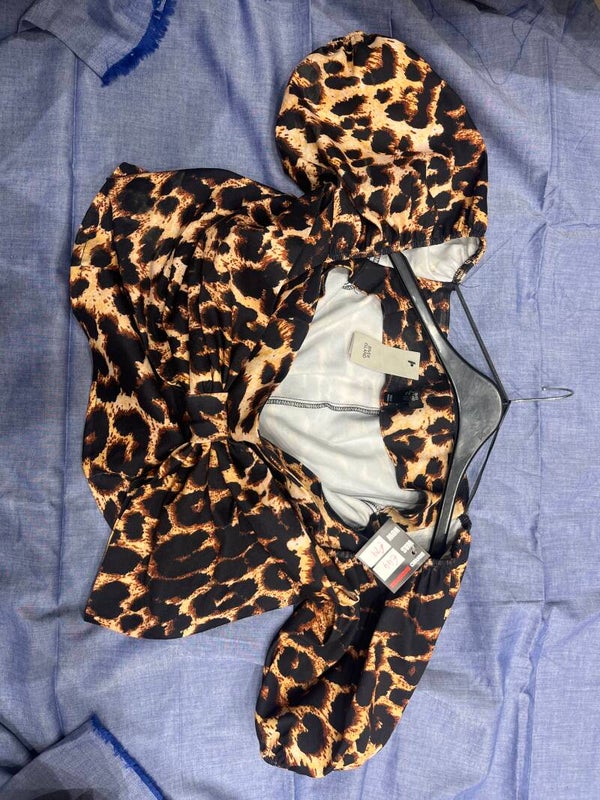 Women Brand New T-Shirt-Size:40***