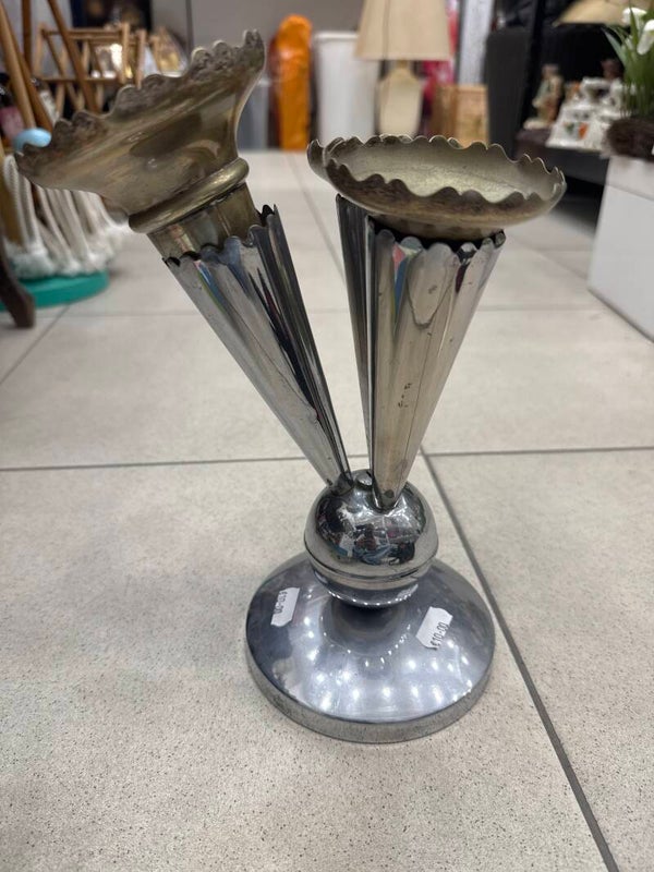 Two Fluted Trumpet Holder In Nickel - Decor