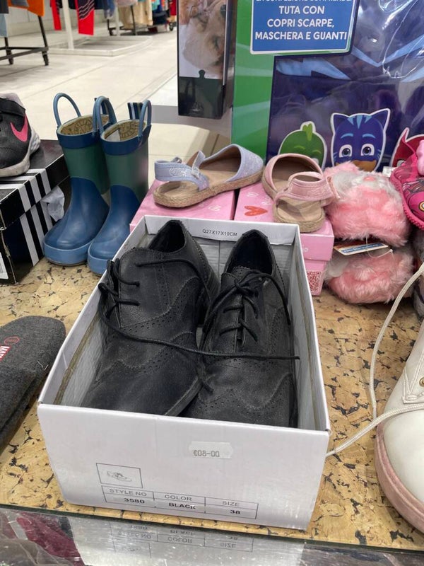 Women Shoes - Size 38*