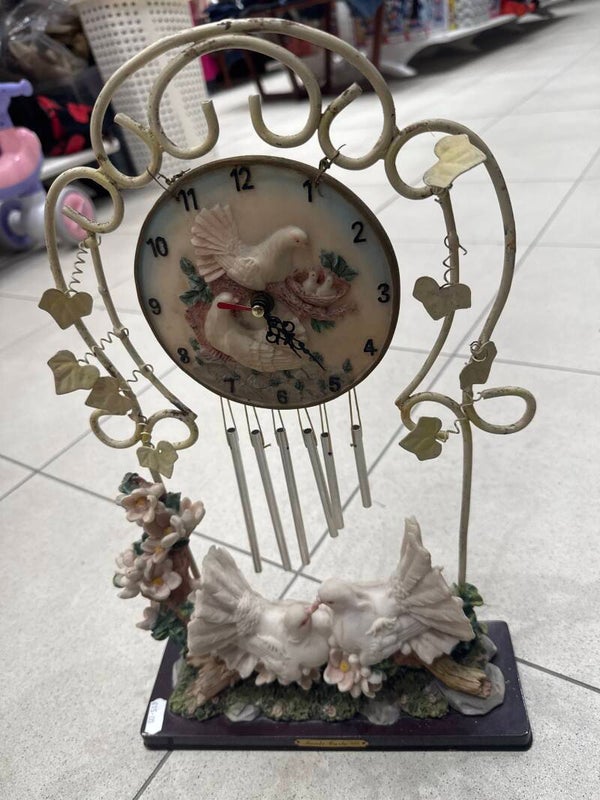 Vintage mantle desk clock- Decor ***
