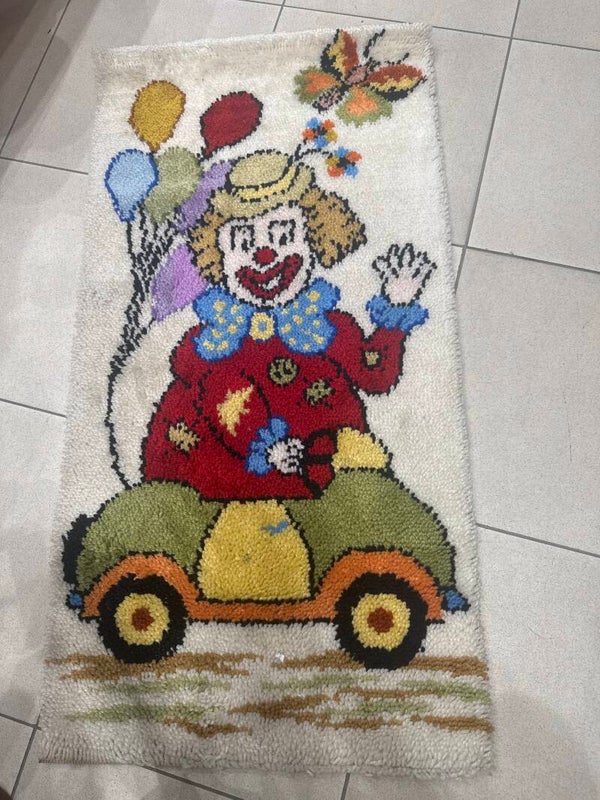 Retro Latch Hook Clown Rug - Carpets