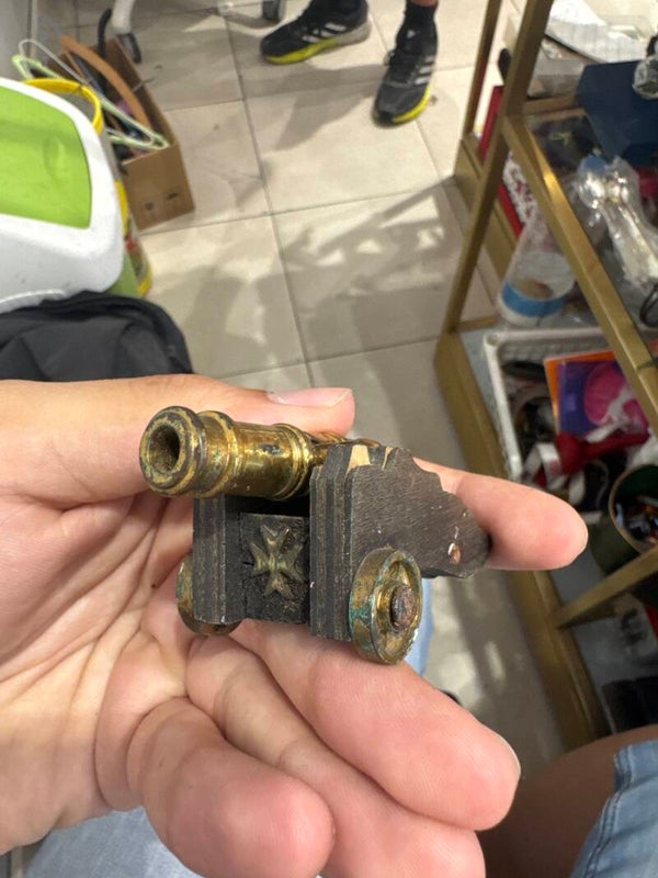 Maltese Canon Sharpner - Collectibles*