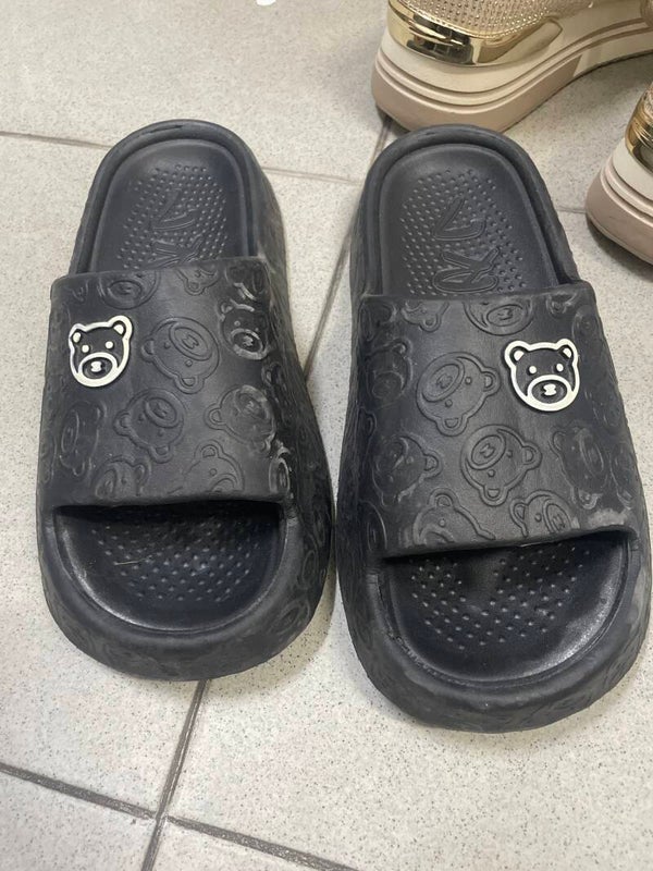 Women Sliders - Size 40/41