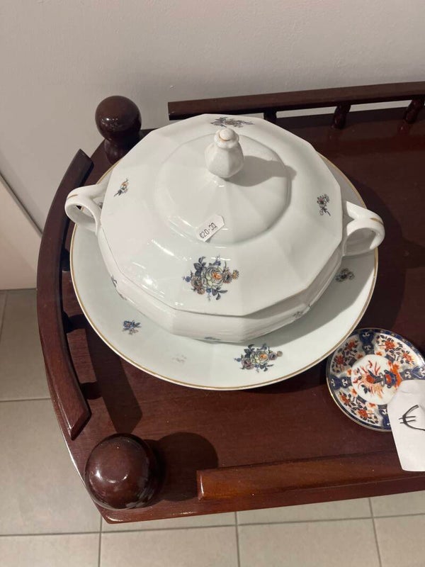 Porcelain Soup Tureen - Decor