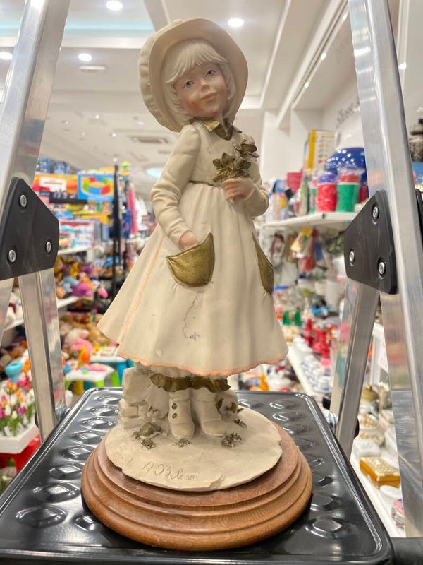 Figurines-Decor***