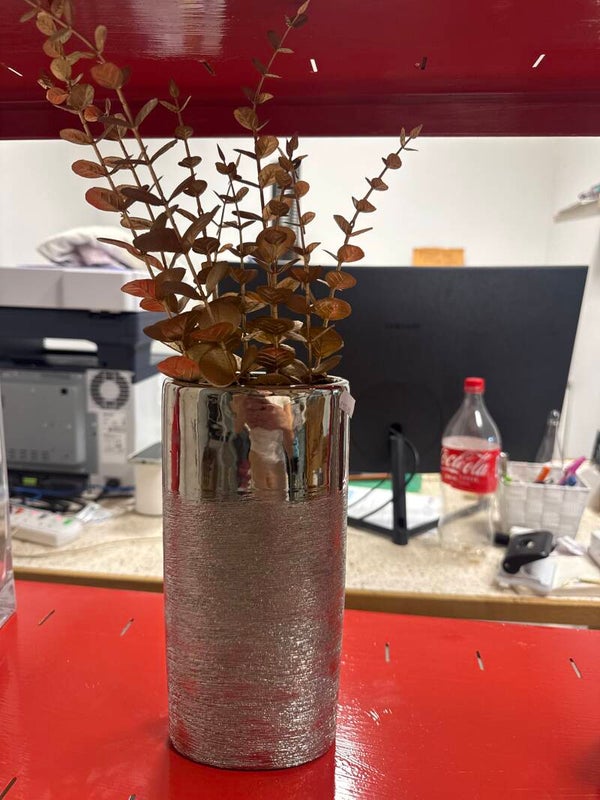 Cylindrical vase with two-tone design - decor ***