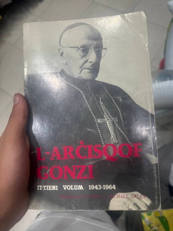 L-Arċisqof Gonzi - books*