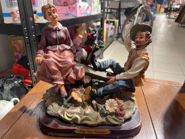 Old Couple On A Swing - Figurines