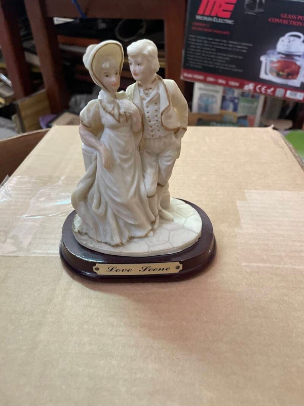 Love Scene - Figurines