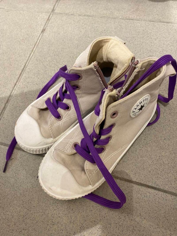 Kids Shoes - Size 30 **