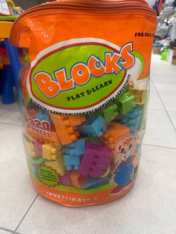 Plastic Building Blocks-Toys*