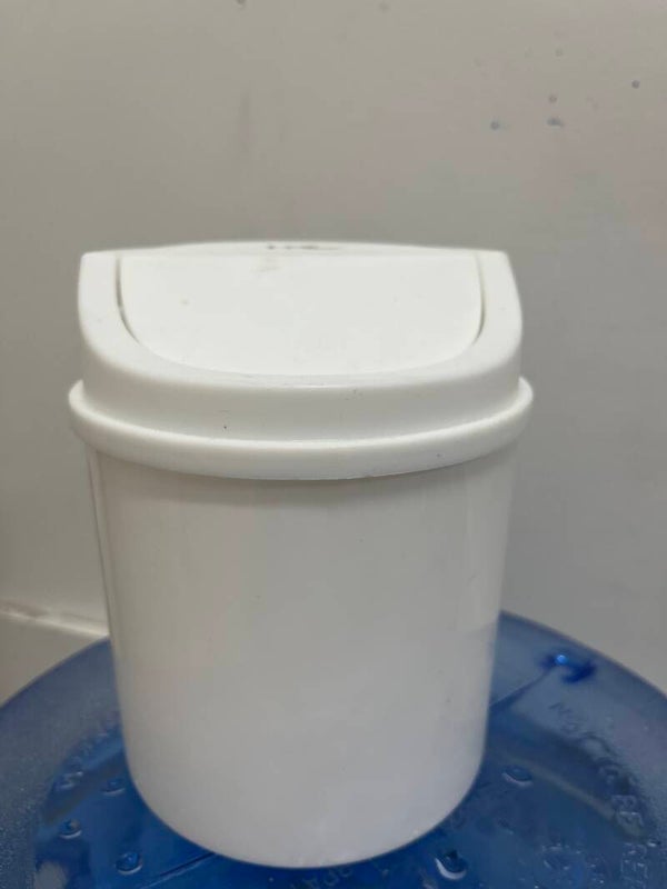 Plastic Mini Desktop Trash Can - Supplies