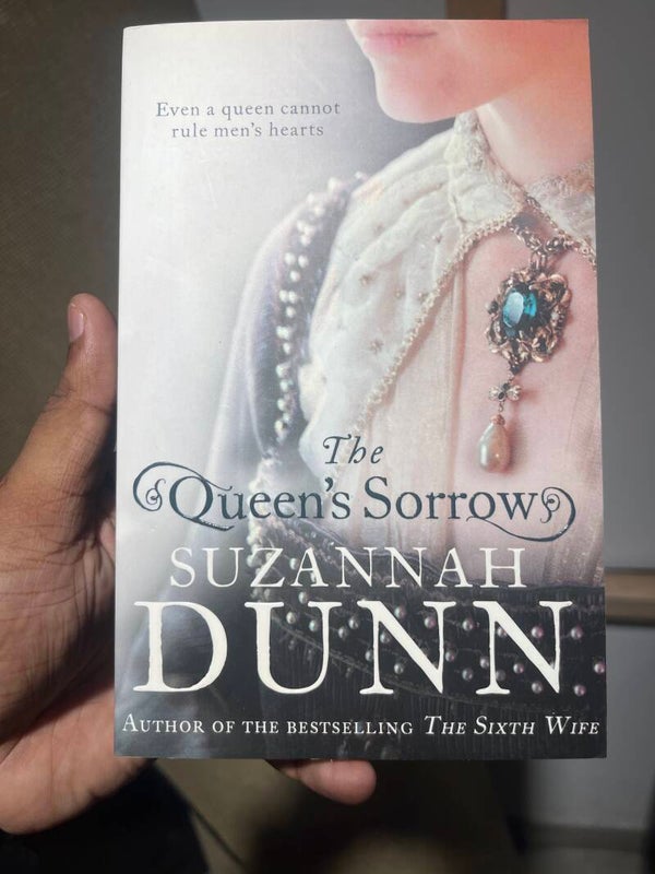 The Queens Sorrow - Books