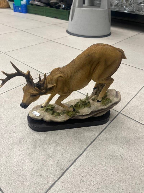 Deer figurine-Decor*