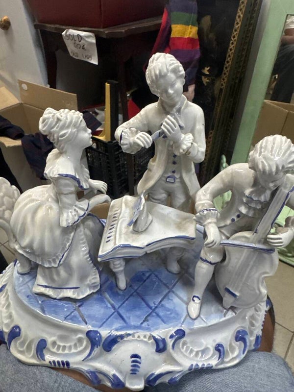 Porcelain Orchestra Figurine - Figurines*