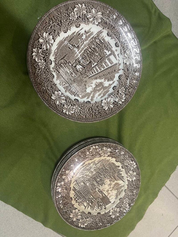 Vintage England plates- Supplies ***