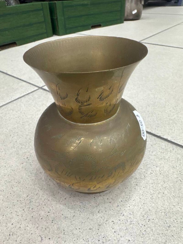 vintage spittoon-Brass***