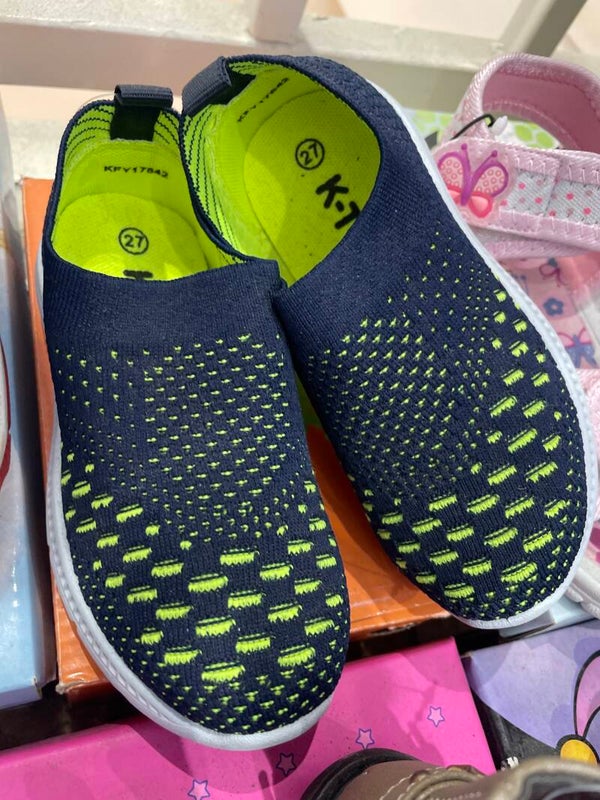 Boys Shoes - Size 27