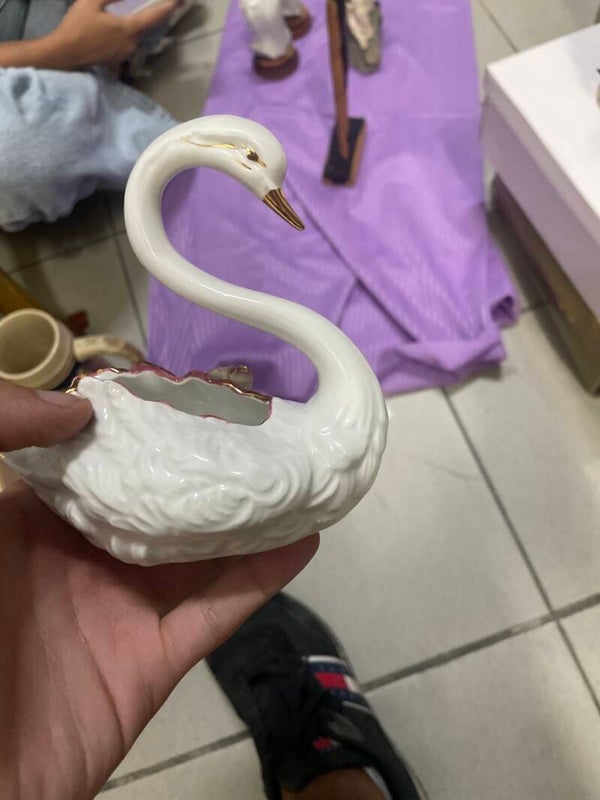 white ceramic swan trinket - Collectibles*