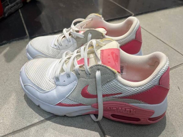 Women Airmax Shoes - Like New - Size 39