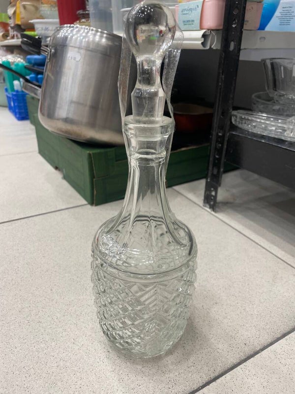Vintage glass decanter-Decor*
