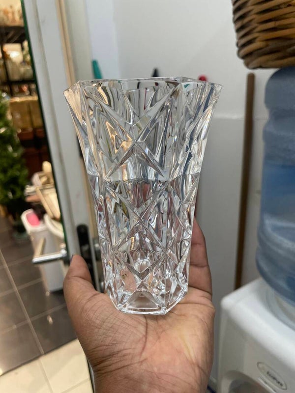 Crystal Bud Vase - Decor ***